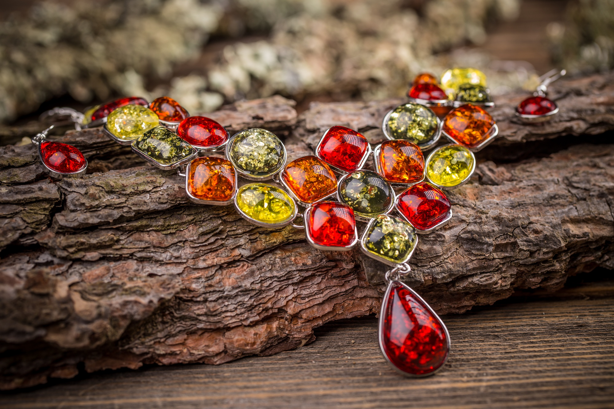 Colorful stones necklace